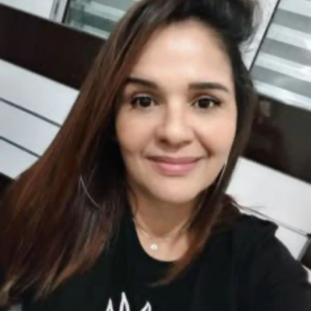 Fernanda T.